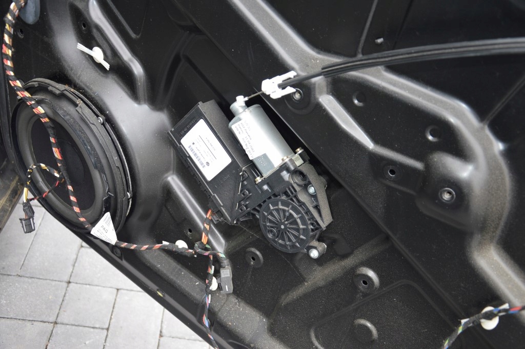 фото №1, Porsche cayenne s механизм подъемник стекло перед