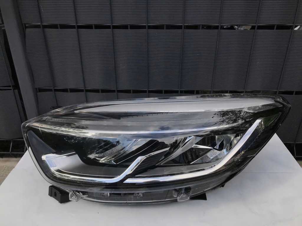 фото №1, Renault captur левая лампа перед full led lit 17-