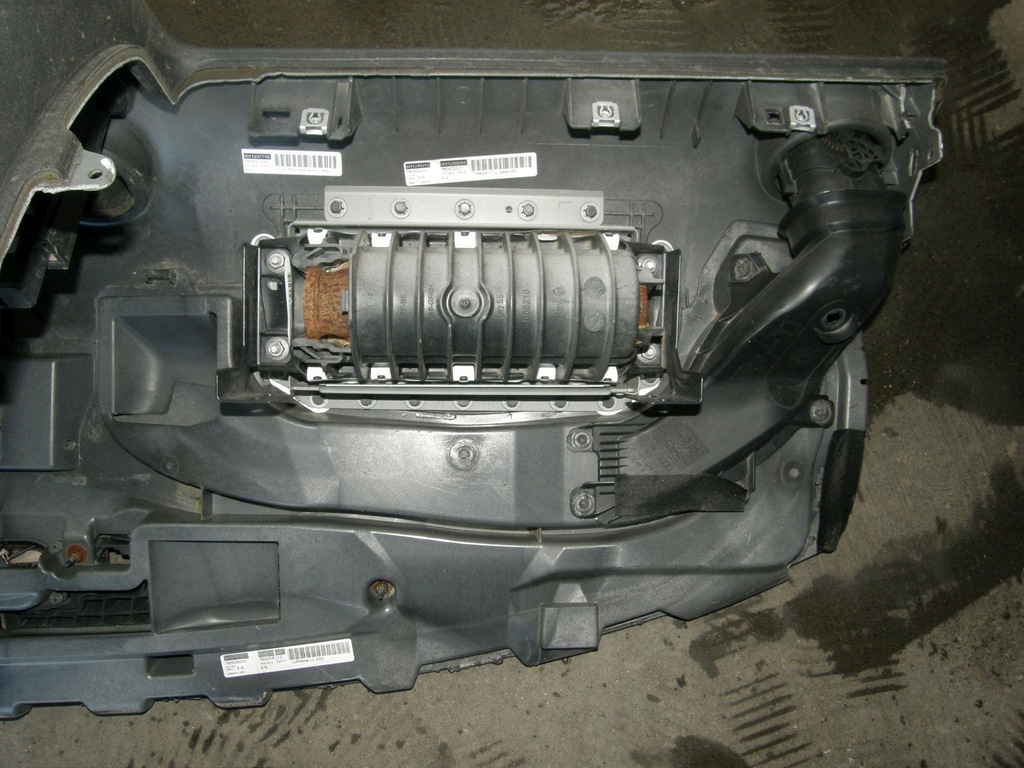 фото №7, Audi a3 8p консоль приборная панель подушка подушка безопасности 8p1857067