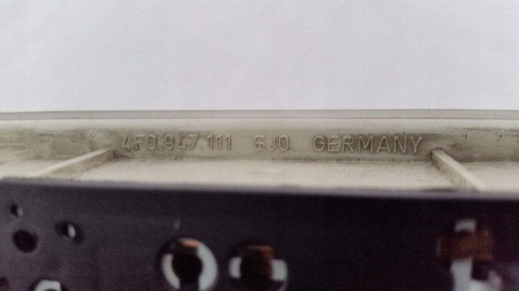 фото №13, Лампа кабины потолочный audi a6 c6 04- 4f0947111