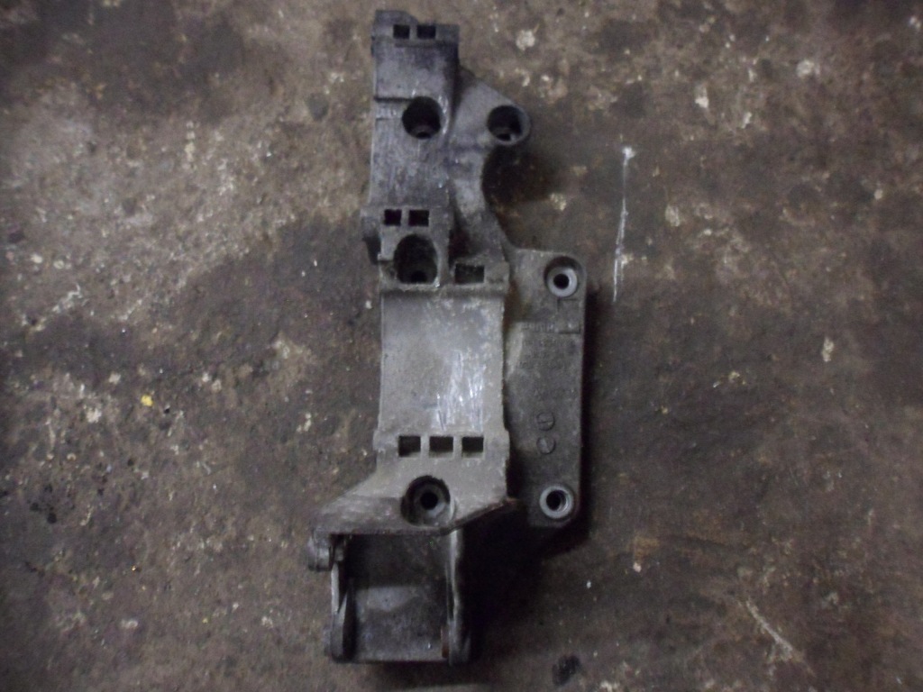 фото №1, Кронштейн кронштейн генератора vw audi r045903143c