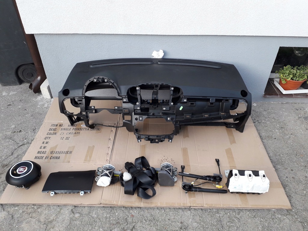 фото №1, Fiat 500 lift 16- панель приладів консоль подушки безпеки ремені