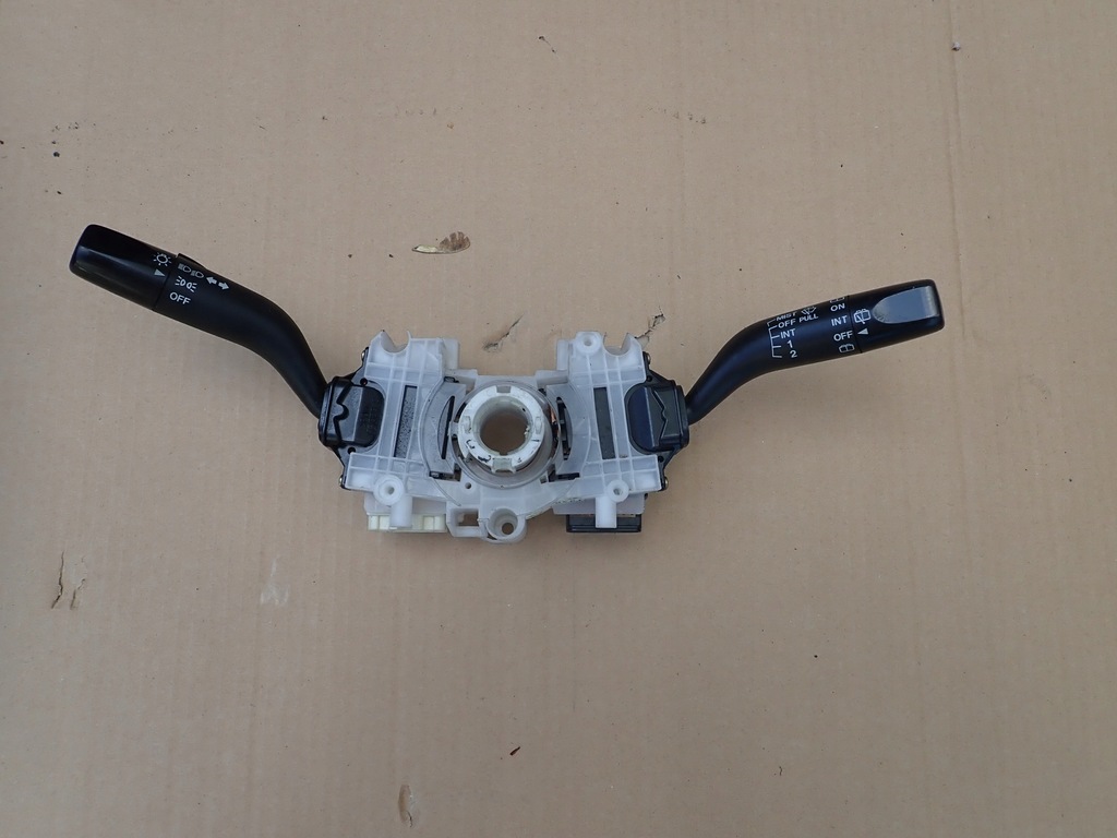 фото №1, Mazda premacy 99- 323 bj 98- перемикач світла