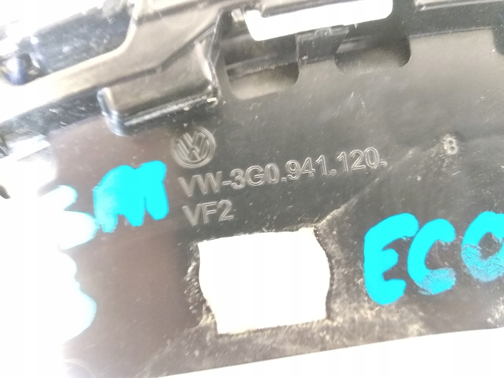 фото №9, Vw passat b8 eco молдинг лампы правой перед 3g0