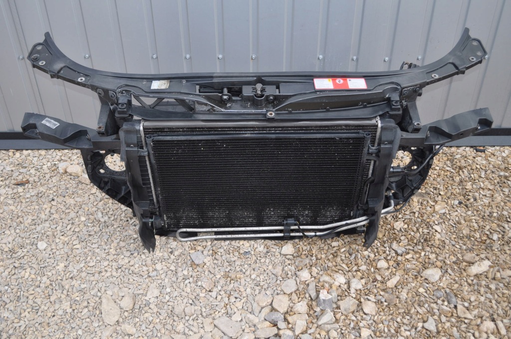 фото №1, Audi a4 b6 cabrio 2.4 pas передний радиатор automa