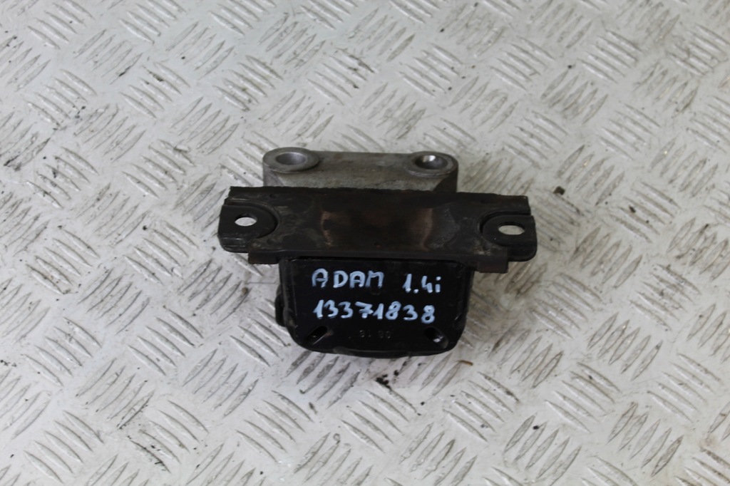 фото №1, Кронштейн подушка двигуна opel adam 13371838