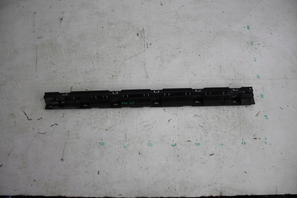 фото №1, Направляющая кронштейн порог левый перед 7184777 bmw f11