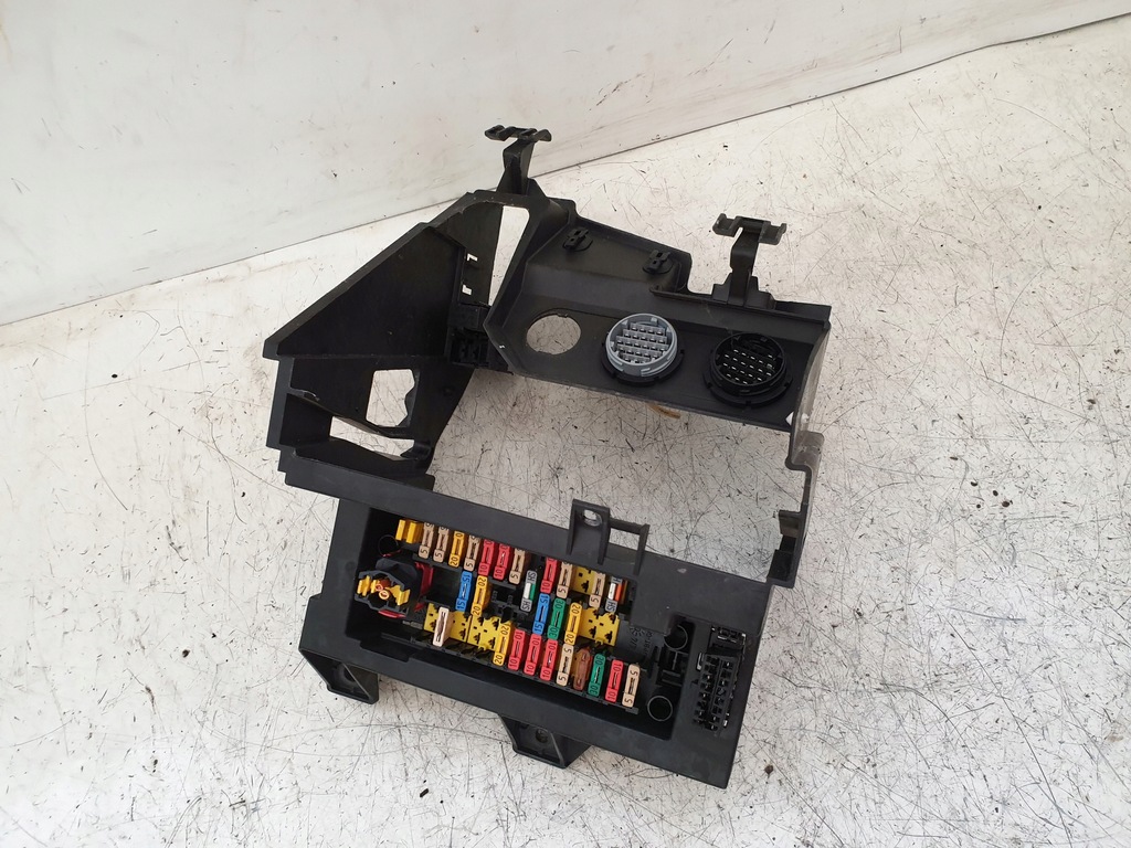 фото №1, Коробка предохранителей citroen berlingo 1.4 01r