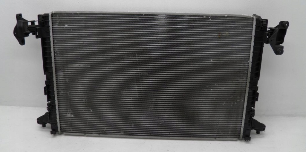 Радіатор води audi a4 b9 a5 f5 3.0 tdi 8w0121251f Недорого