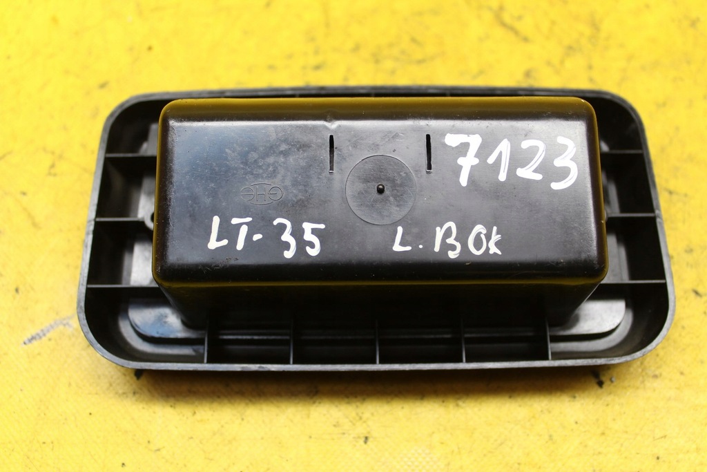 фото №6, Попільничка лівий bok vw transporter lt 35 46 28