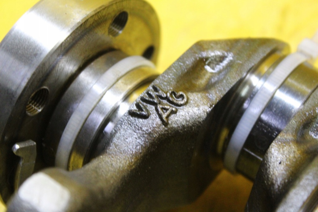 Wał колінчастий vw seat polo audi skoda 1.2 tsi cjz 04e Ціна