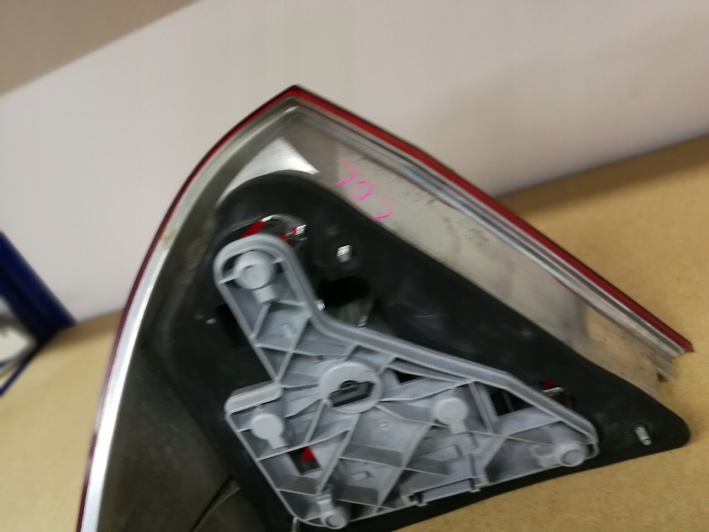 фото №9, Mercedes w203 лампа задняя правая sedan