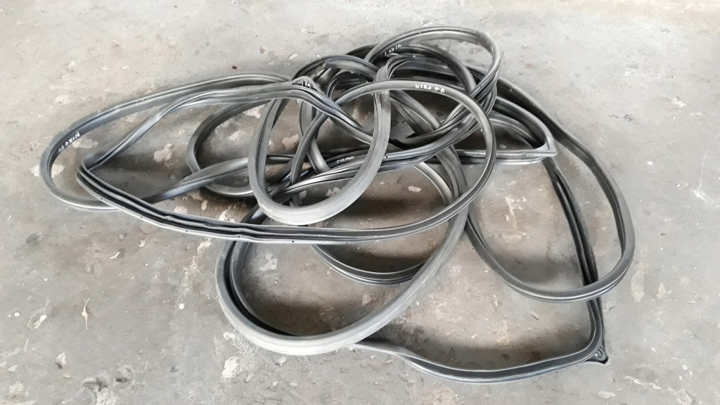 фото №1, Kia niro 2016-21 прокладка кузовна отвір двері кришки