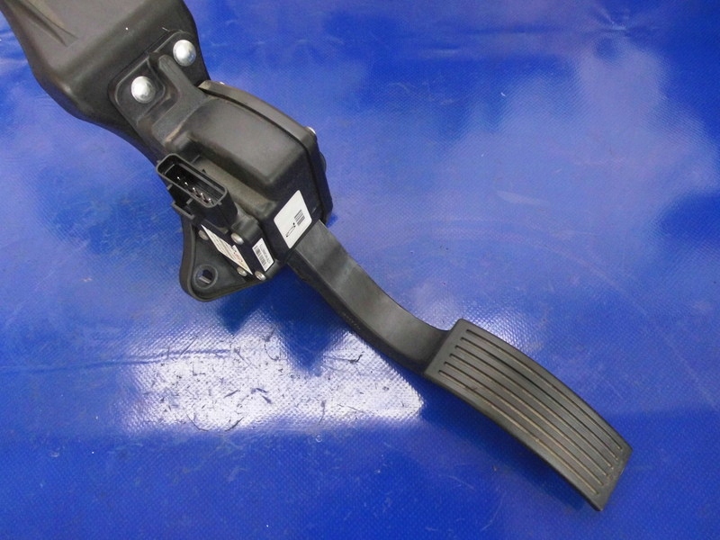 фото №1, Потенциометр газа hyundai santa fe ii 2.2crdi