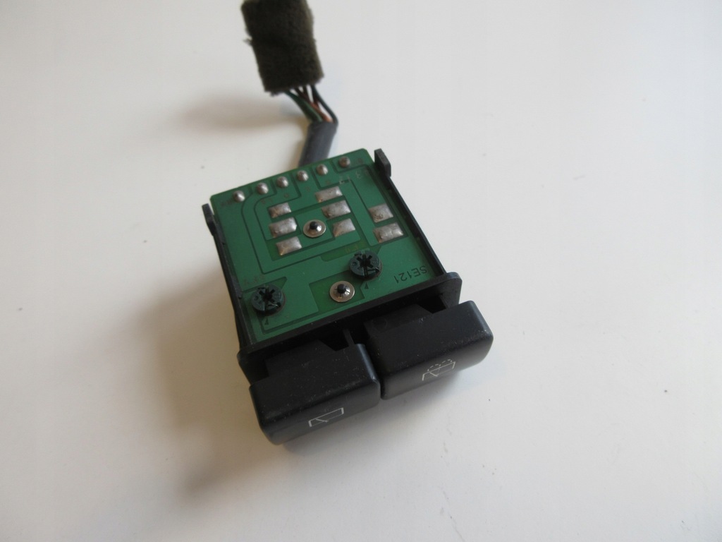 фото №2, Выключатель кнопка стекло suzuki swift