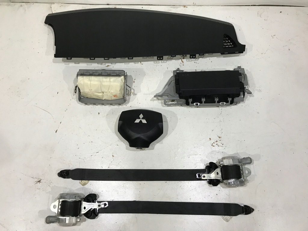 фото №1, Mitsubishi lancer x приборная панель консоль подушка безопасности ремни