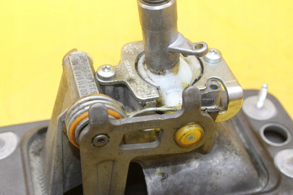 фото №5, Домкрат переключения передач vw passat b6 3c0711049d