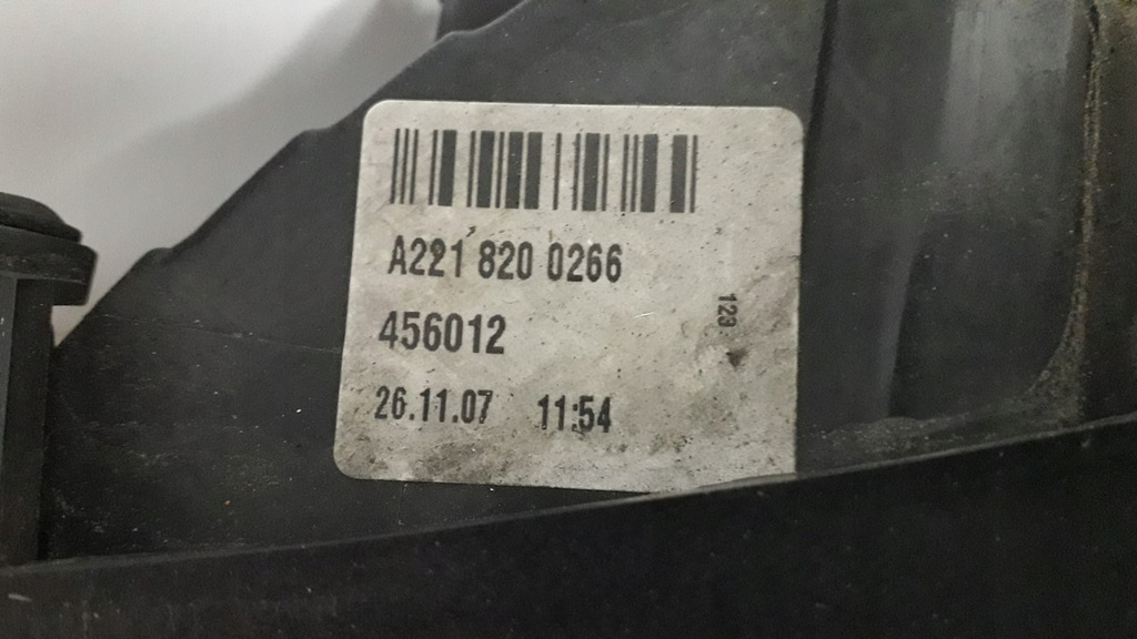 фото №11, Mercedes s w221 лампа правая задняя - накладки c775