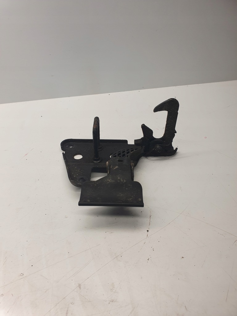 фото №1, Замок капот засов audi a6 c6 lift 4f0823480b