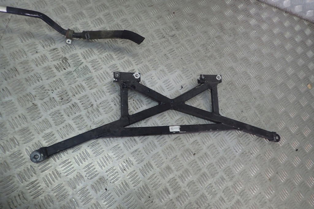 фото №2, Mercedes sls a197 кронштейн решетка a1976120020