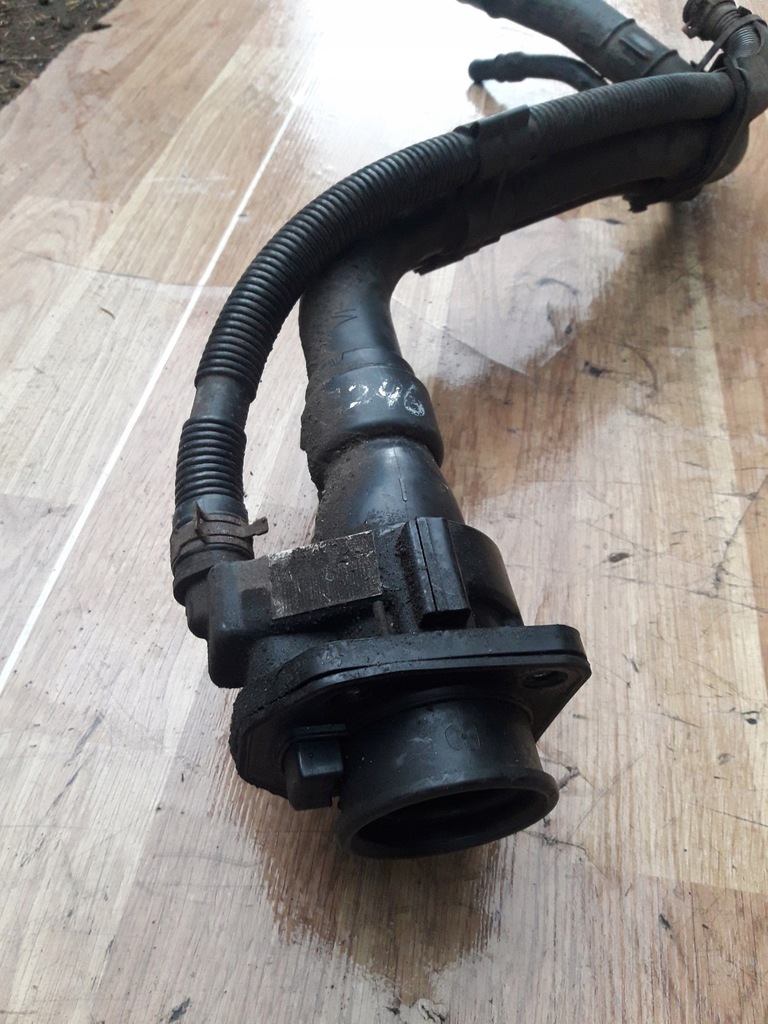 фото №2, Hyundai i40 sedan 1.7 crdi заливна горловина пального труба