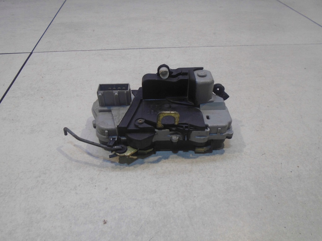 фото №1, Замок двері правий перед 306 cabrio lift 1.6 6 pin