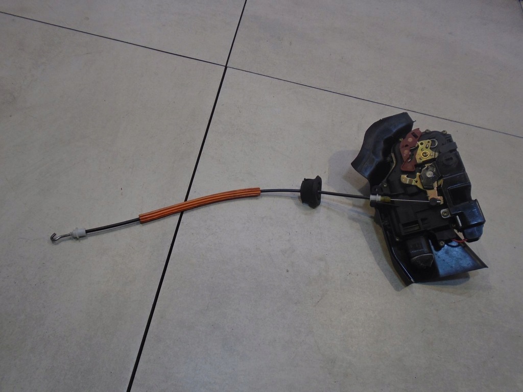 фото №1, Замок двері przwy задня audi a4 b6