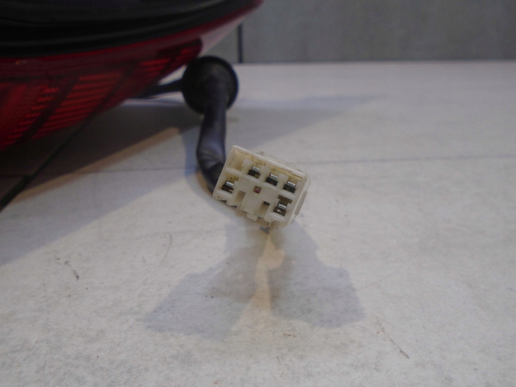 фото №4, Лампа левый задняя kia rio kombi 5 pin