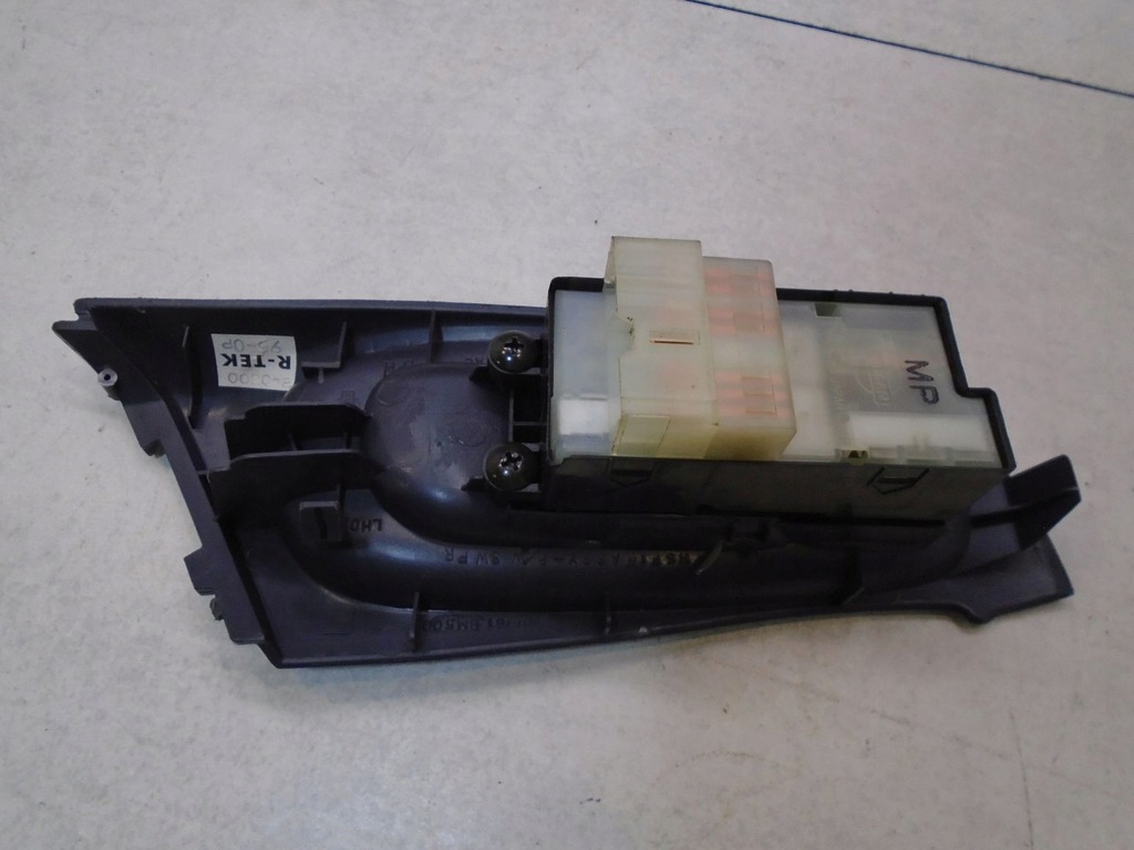 фото №4, Перемикач вікон лівий перед nissan almera n16