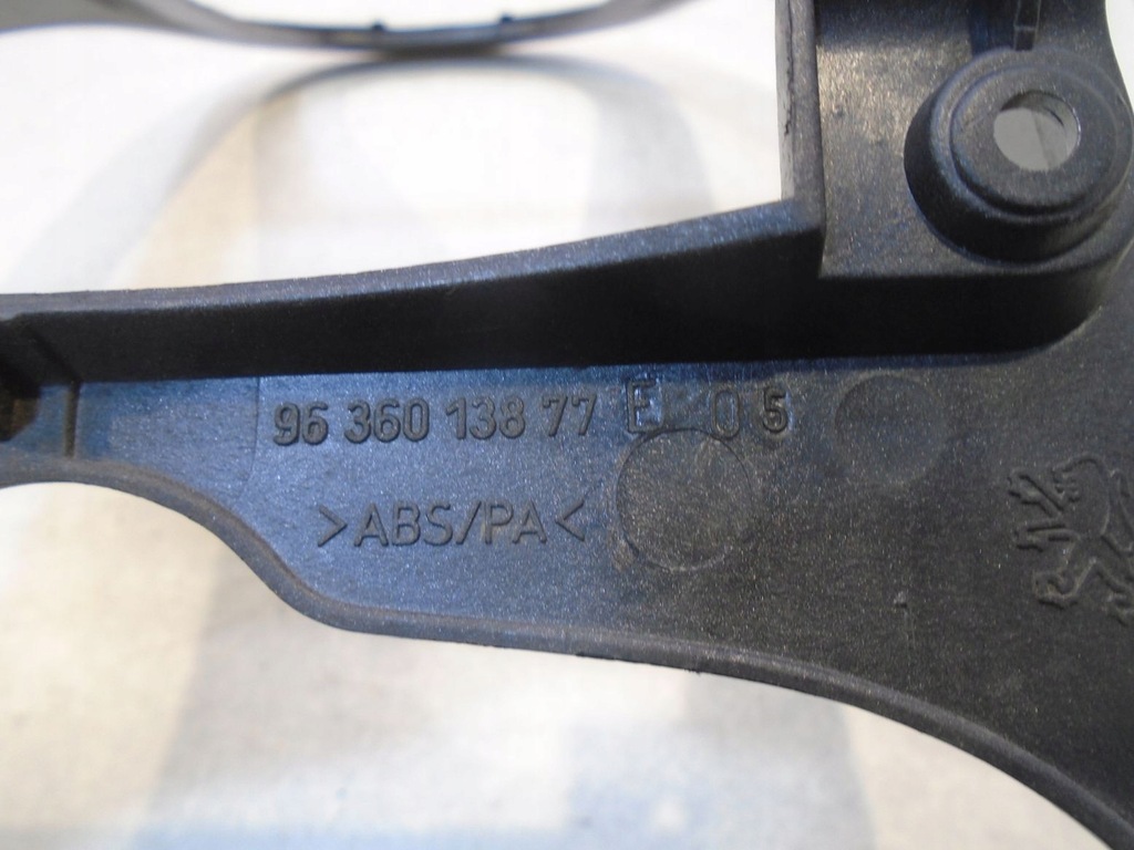 фото №5, Рамка средняя выборщик peugeot 307 9636013877e