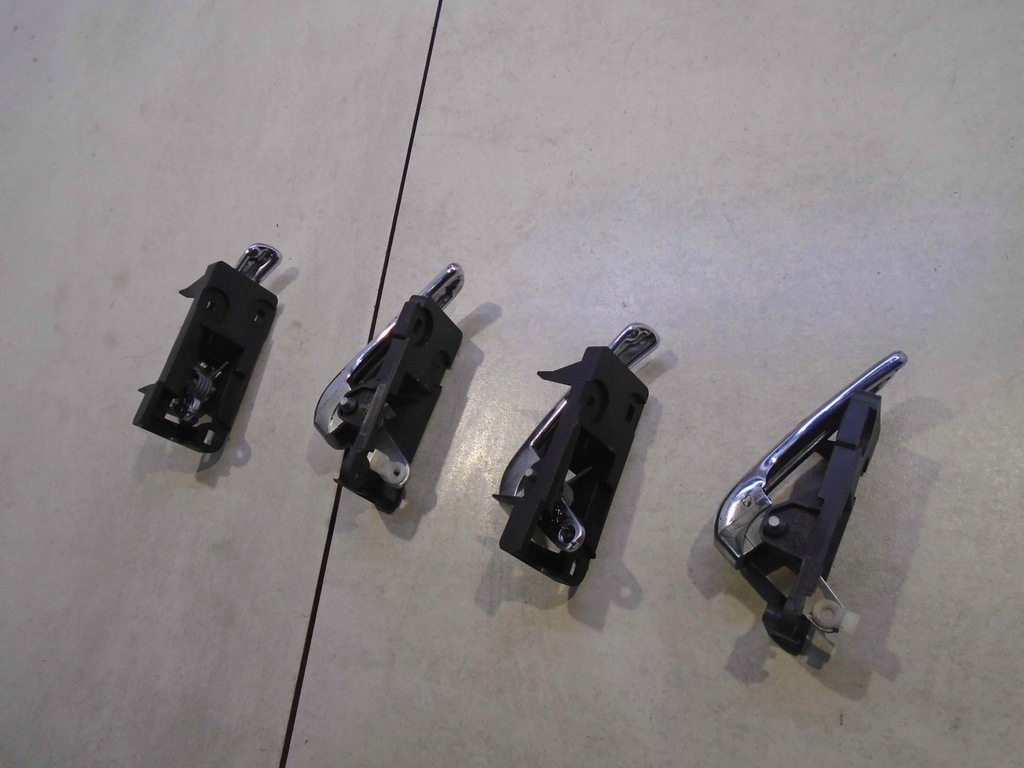 фото №3, Ручка ручка внутренняя alfa romeo 147 1.6 5d