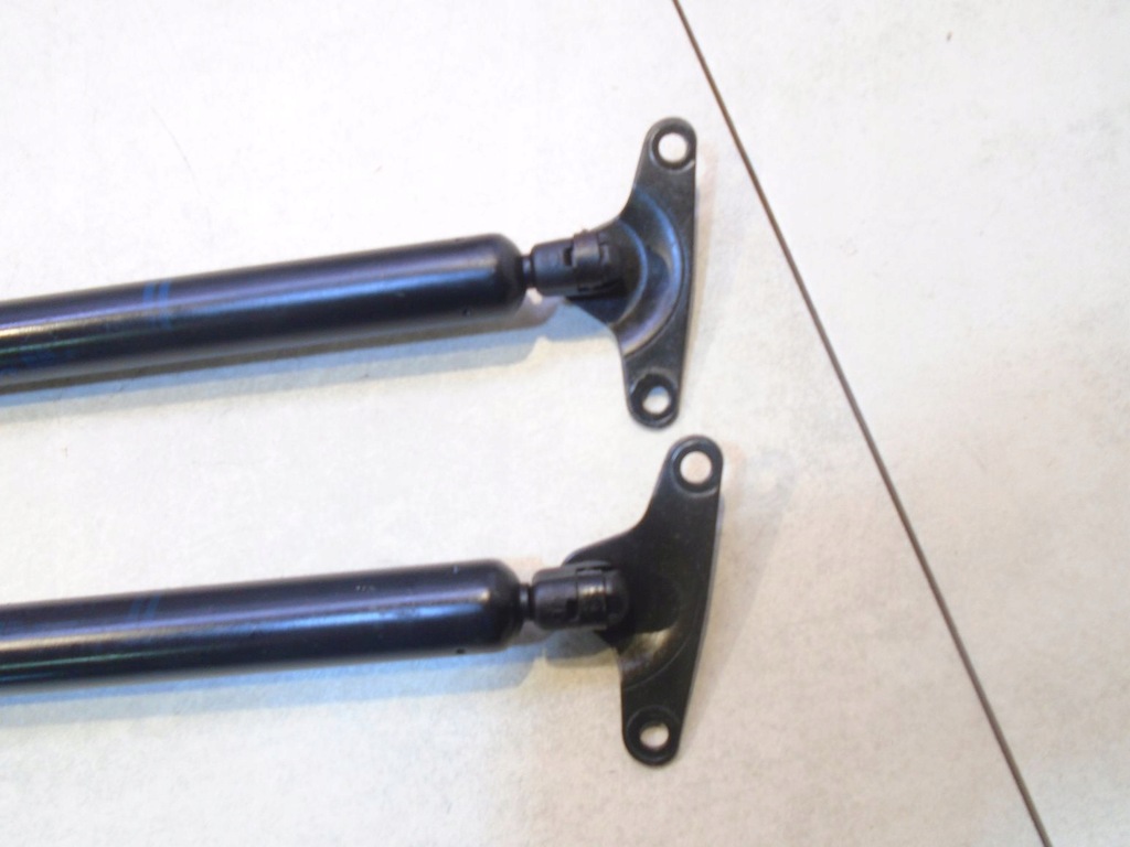 фото №5, Амортизаторы крышки задняя mercedes vito w638 a6389800364