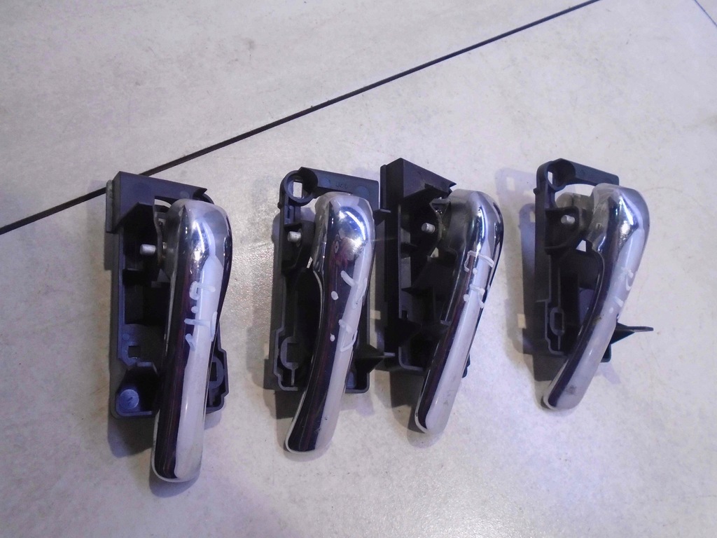 фото №2, Ручка ручка внутренняя alfa romeo 147 1.6 5d