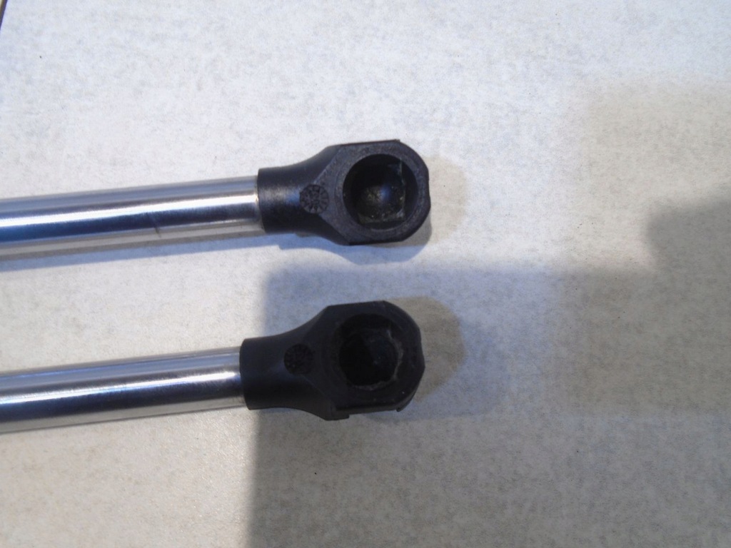 фото №3, Амортизаторы крышки задняя renault espace iv 8200021974