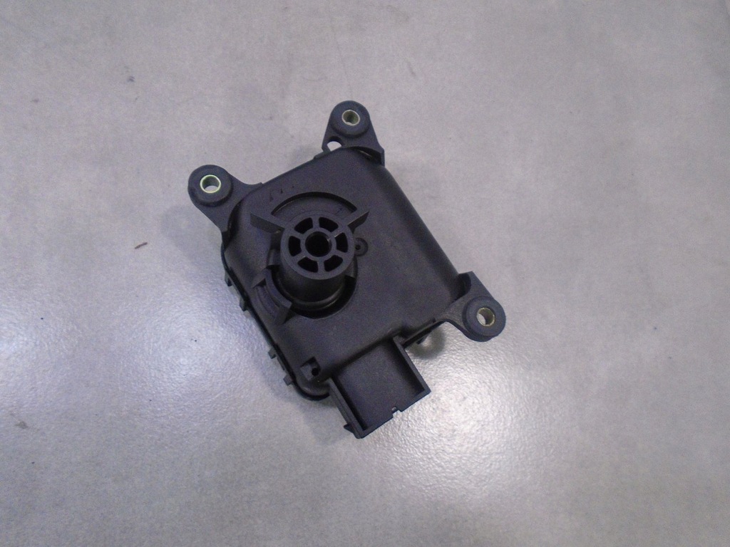 фото №5, Моторчик обдув renault thalia 1.4 0132801145