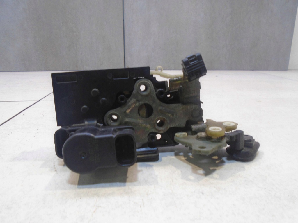 фото №6, Замок двері лівий задня alfa romeo 156 2pin 4 pin