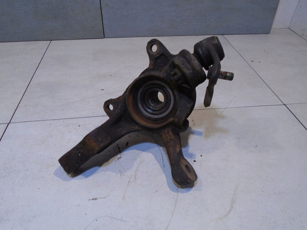 фото №1, Поворотный кулак ступица левый перед avensis t22 2.0b