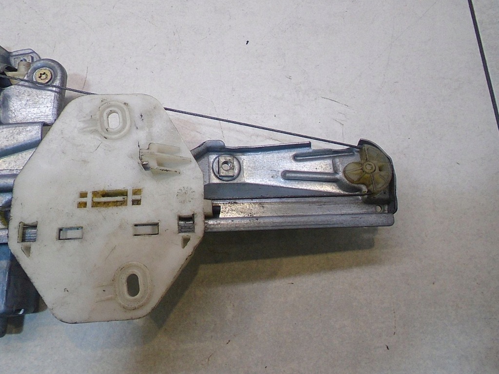 фото №6, Подъемник стекло правый задняя clio ii 8200232509a