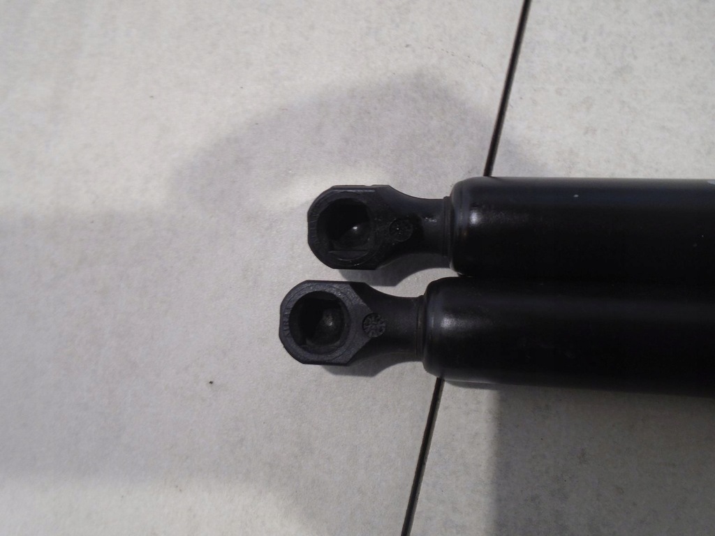 фото №2, Амортизаторы крышки задняя renault espace iv 8200021974