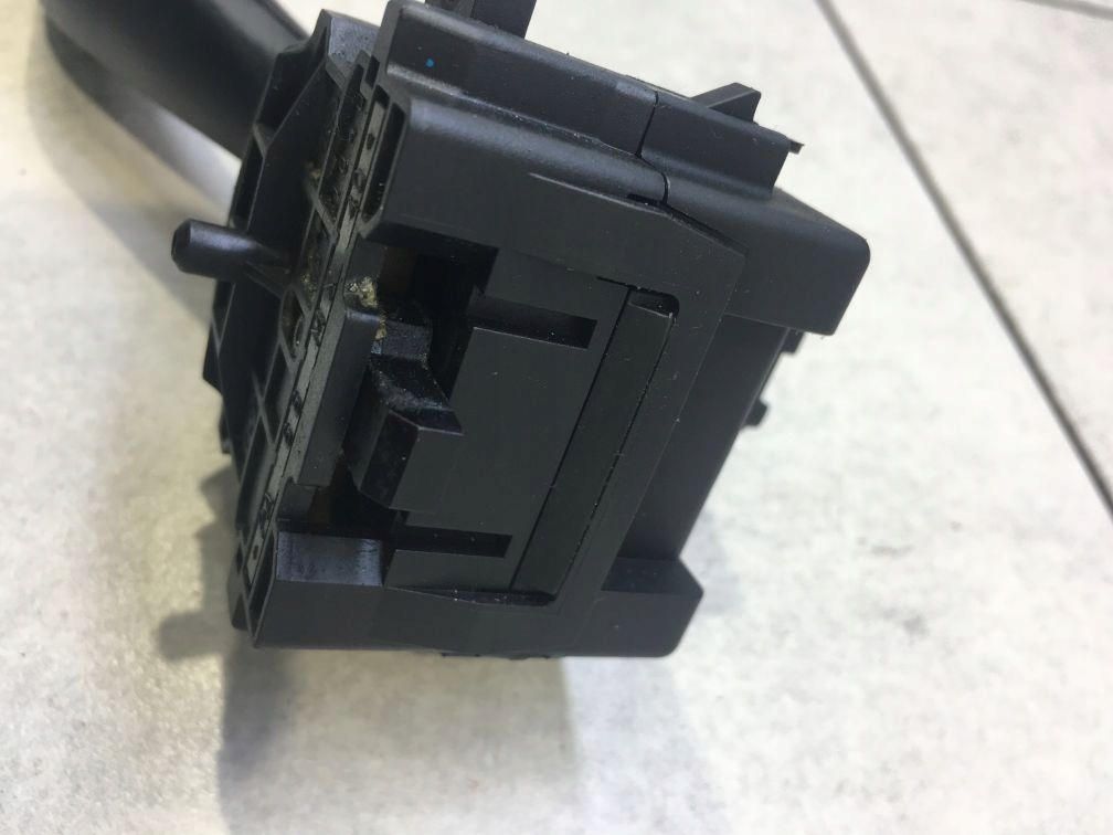 фото №14, Перемикач двірник bmw оригінальний номер 8363664