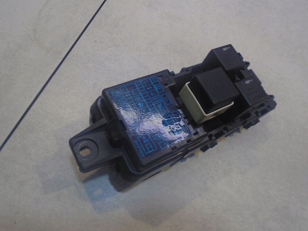 фото №6, Коробка запобіжників carisma lift mb953355