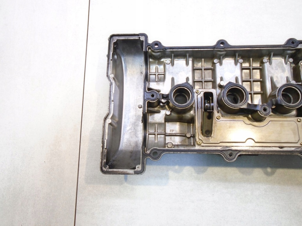 фото №8, Крышка клапанов mazda mpv ii 2.0 16v