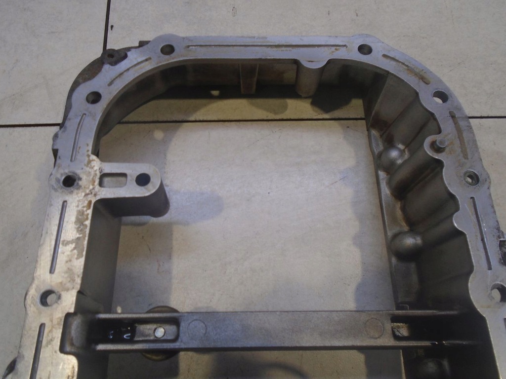 фото №14, Піддон масляна верхній carina 1.8 16v 12111-02050