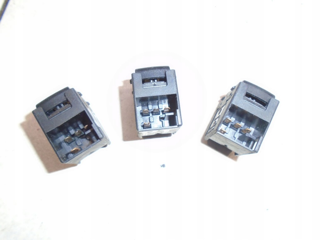 фото №4, Перемикачі вікон vw golf iv 1.6 sr 3b0959855b