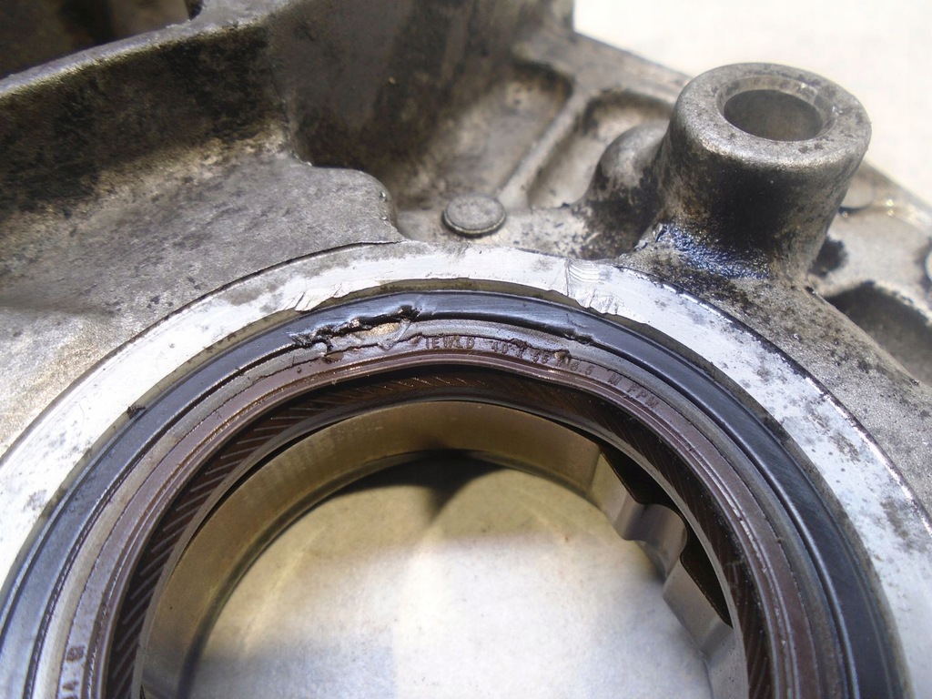 фото №3, Насос масла основание citroen xsara ew10 2.0 16v