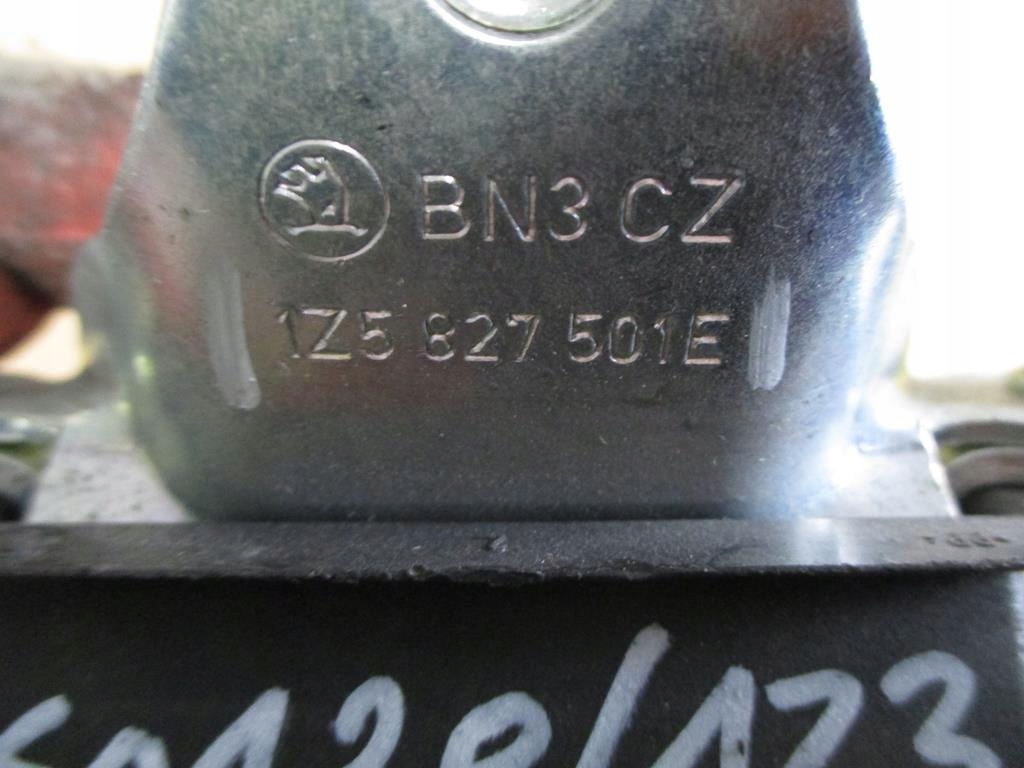 фото №10, Skoda octavia ii замок крышки 1z5827501e