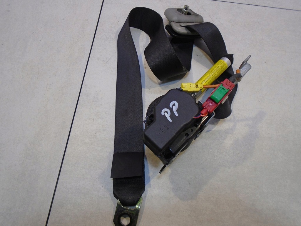 фото №3, Pas безпеки правий перед space star mr637363