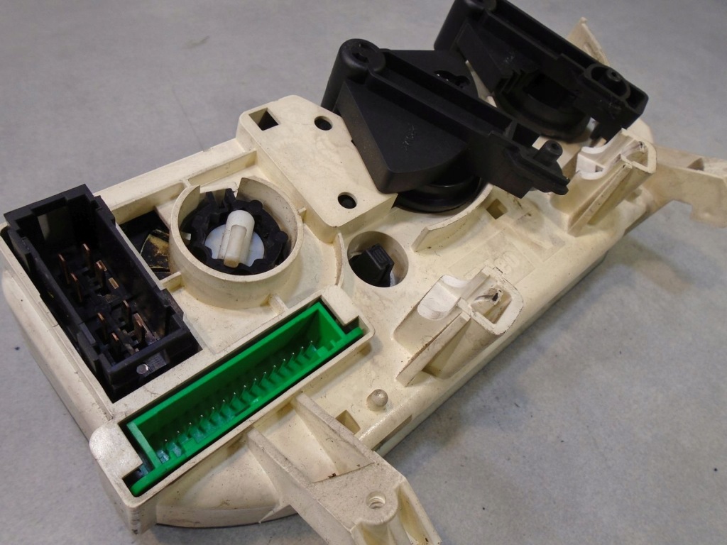 фото №3, Панель обдув кондиціонера clio ii 654982e