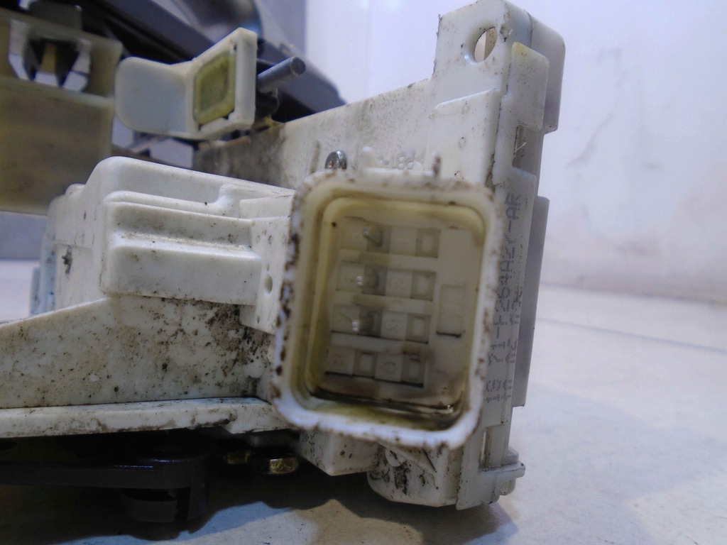 фото №7, Замок дверь ручка левый задняя ford mondeo mk3 3pin