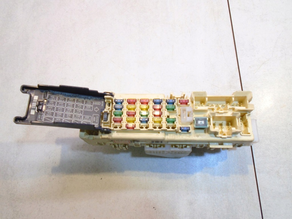 фото №4, Модуль коробка запобіжників mazda 323c v 1.5b